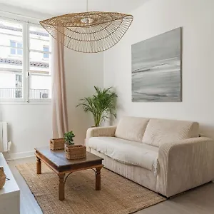 https://les-toits-de-pytheas.fr-provencehotel.com